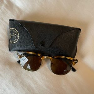 RAY-BAN:Clubmaster Fleck (Classic B15 + Tortoise)